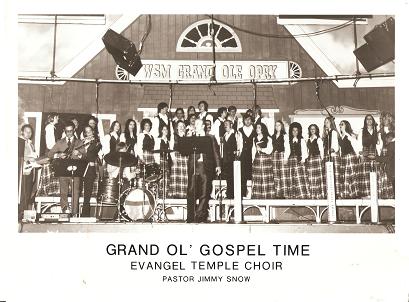Item #034395 PROFESSIONAL PHOTOGRAPH OF THE EVANGEL TEMPLE CHOIR AND PASTOR JIMMY SNOW:; Onstage as the Grand Ol' Gospel Time at WSM's Grand Ole Opry. Evangel Temple Choir.