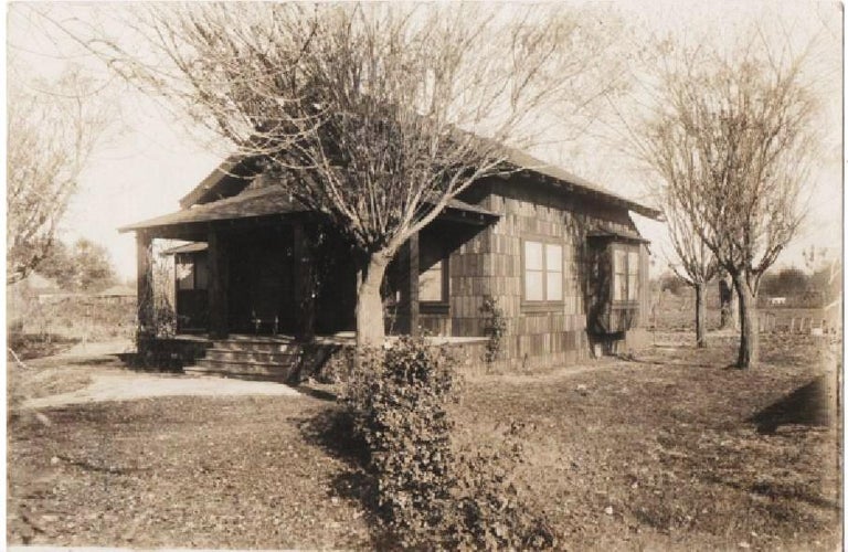 Item #037108 ORIGINAL PHOTOGRAPH OF A COTTAGE AND GARDEN AT 426 A ST., BAKERSFIELD, CA. Bakersfield California.